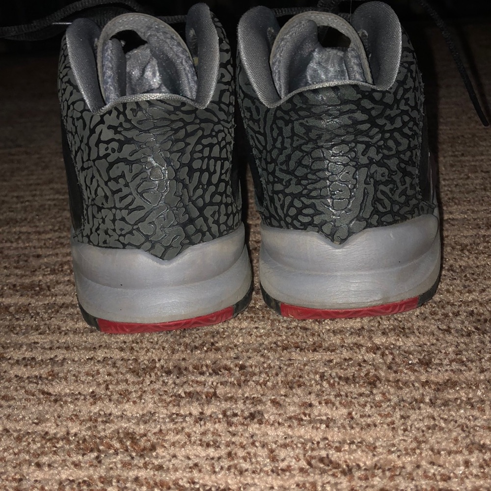 Jordan Basketball shoes - Picture 3 of 3